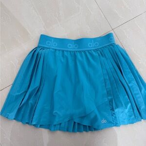 ALO Yoga Women's Blue Pleated Skirt